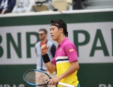 28圈- 费德勒在中国队比赛中爆冷,出色防守引发热议的是谁 