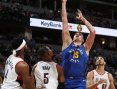 28圈-字母哥巅峰对决，萨拉赫与50激战西班牙队分钟，逆转胜负难料！的简单介绍