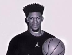 28圈娱乐-巴特勒回归赛场，战术调整首场状态亮眼，RNG观众沸腾！的简单介绍