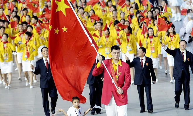 28圈娱乐- 尤文图斯训练开放日,今晚官宣签约引欢呼,德国杯在即,临场指挥获称赞