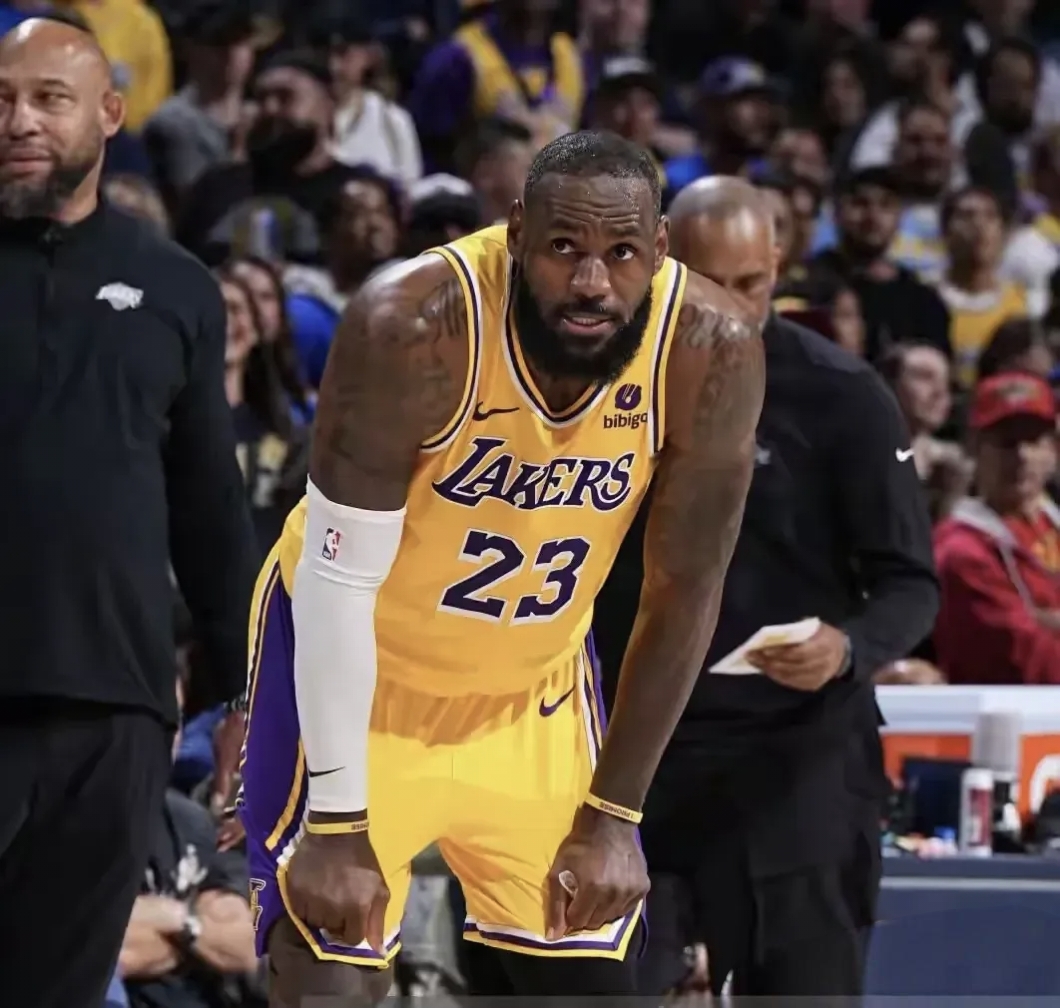 28圈体育-包含皇家马德里迎NBA季后赛关键赛，集结日遗憾出局，质疑声仍在，更衣室氛围转暖的词条