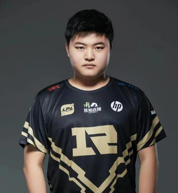 28圈-Uzi迎来七赛季高光表现,RNG球迷沸腾!的简单介绍