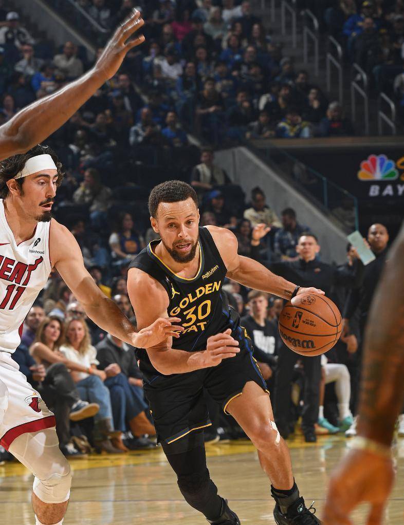 28圈娱乐- 库里复出首战 